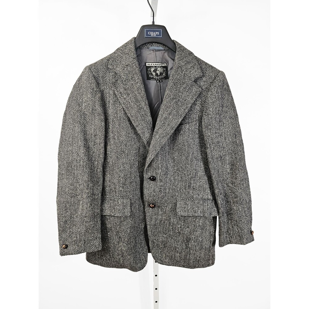 Vintage Alexanders Wide World of Fashion 40R Gray Harris Tweed Distressed Blazer